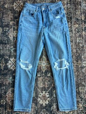 American Eagle Mom Jean Distressed High Rise Straight Denim Jeans 2 Short